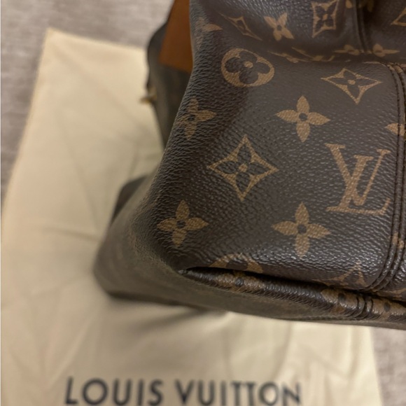 Louis Vuitton Graceful MM - Picture 8 of 16